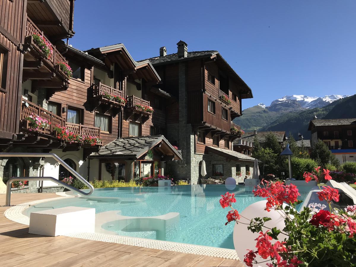 Hotel Relais Des Glaciers - Adults Only Champoluc Bagian luar foto